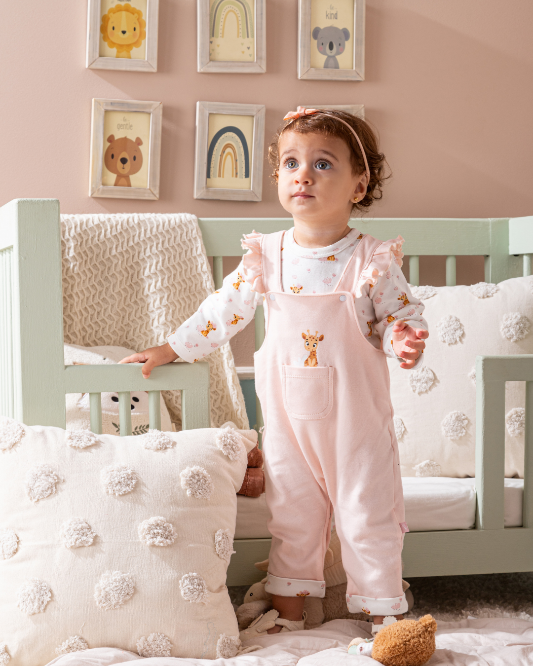 Girraffe Baby Printed Romper and Sleeveless T-Shirt