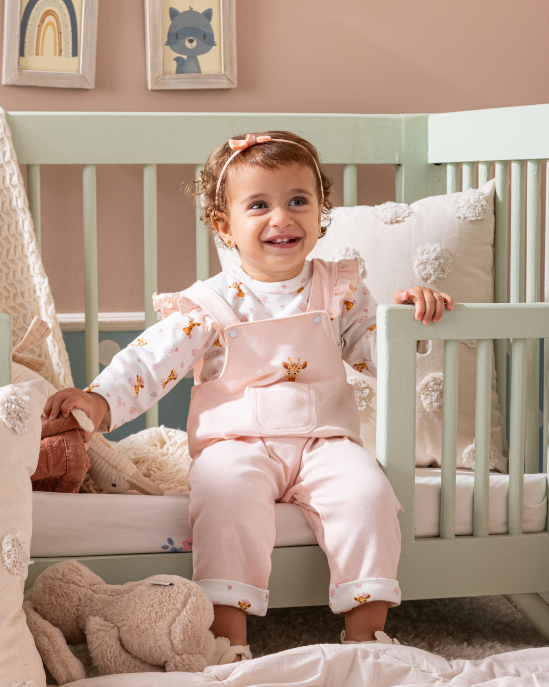 Girraffe Baby Printed Romper and Sleeveless T-Shirt