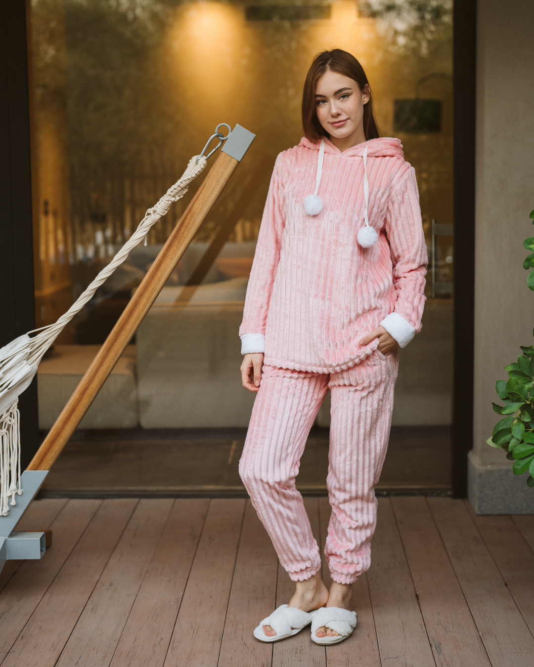 Fur & Polar بيجاما حريمي بولار بكابيشون * فرو ابيض