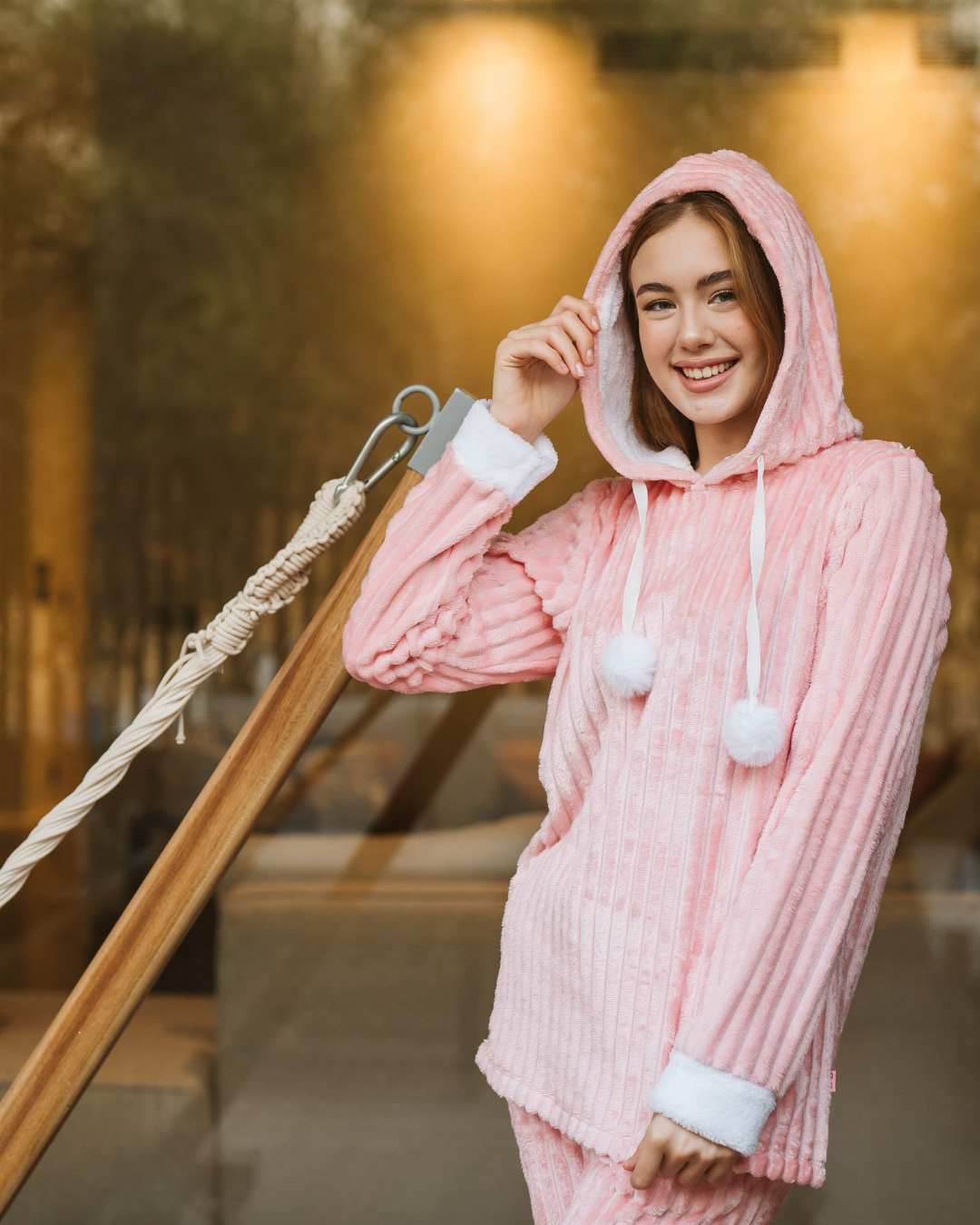 Fur & Polar بيجاما حريمي بولار بكابيشون * فرو ابيض