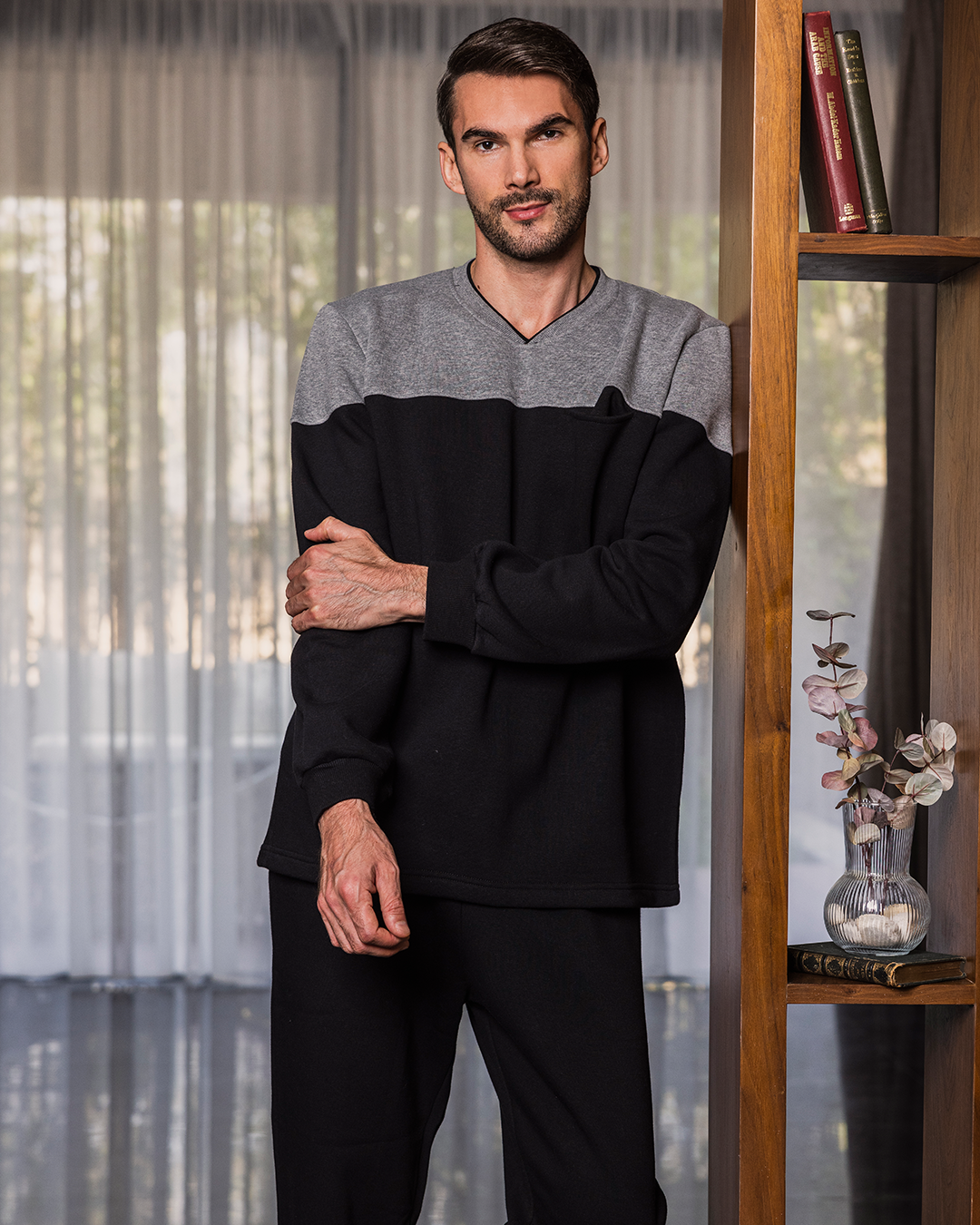 V Neck Pajamaبيجاما رجالي ميلتون سادة