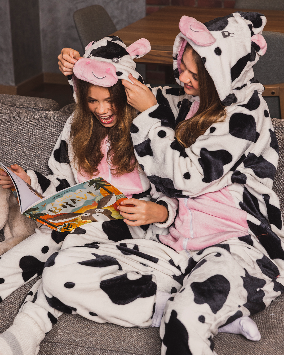 Cow Polar Onsie سالوبيت بكابيشون حريمي وبناتي مطبوع بقرة