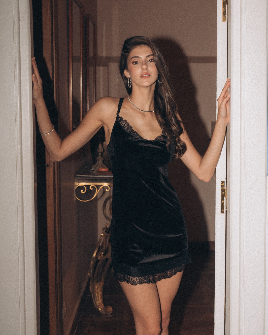 Women Body Shaped Gown with lace