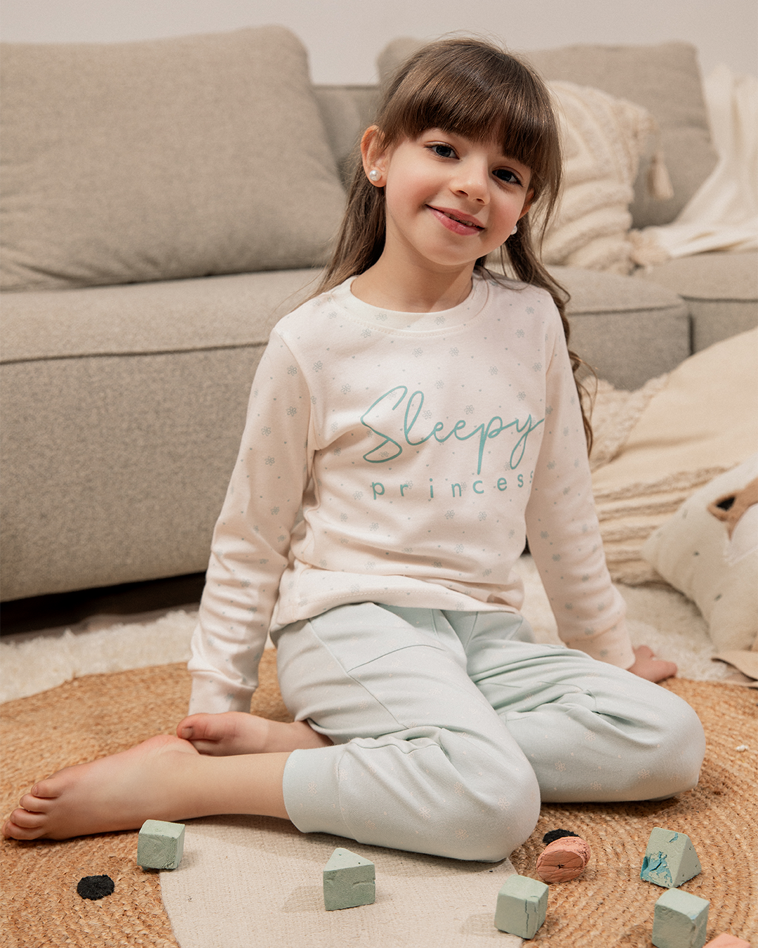 Sleepy princess girls' printed pajamas