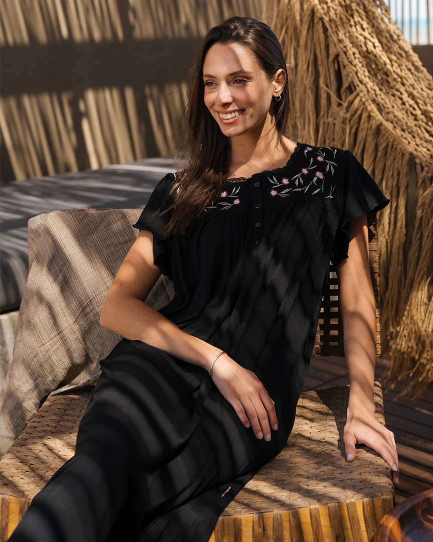 Embroidry nightgown جلابية حريمي نص كم فسكوز ليكرا