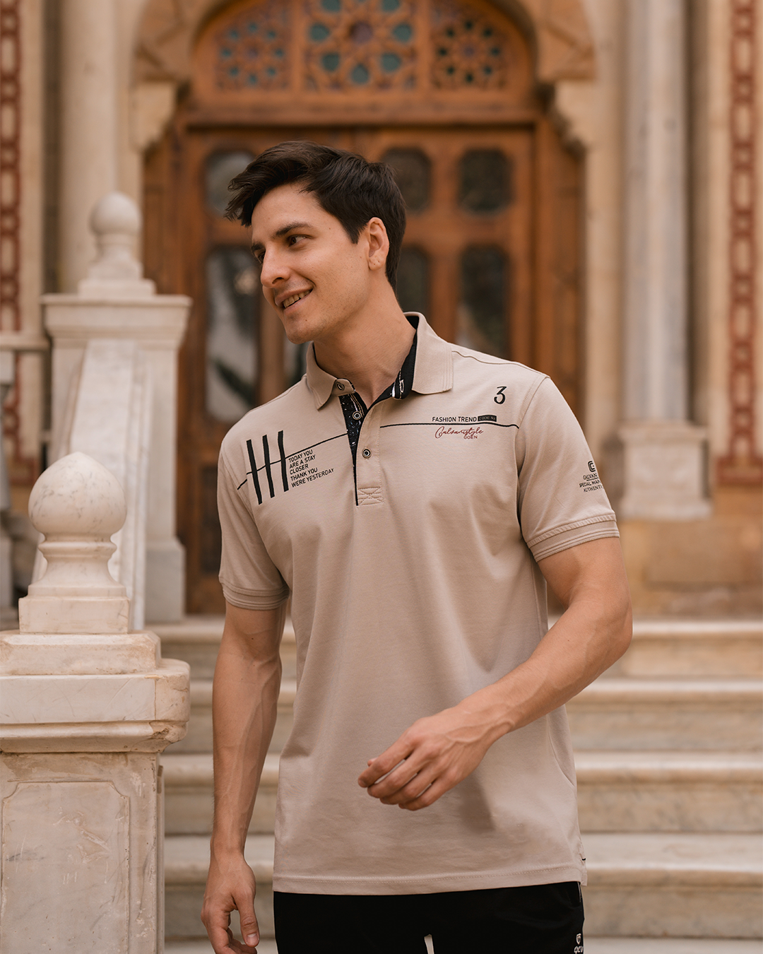 Fashion trend 3 بيجامه رجالي ياقة بزراير طابعة علي الصدر