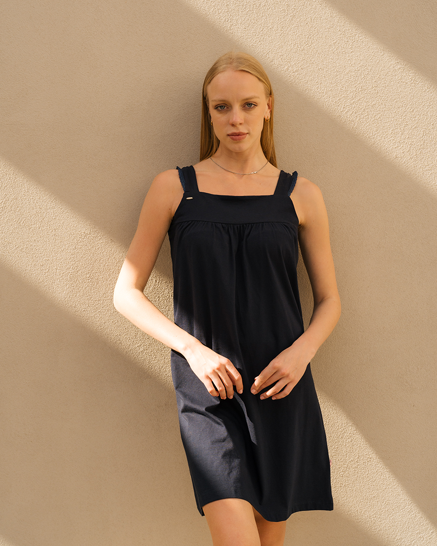 Women's shirt with wide straps