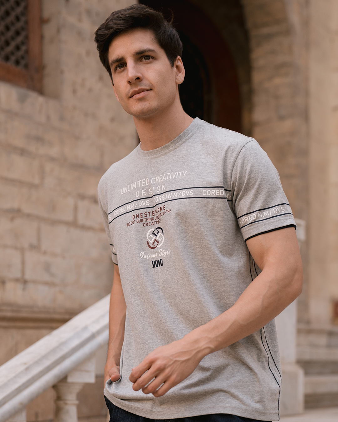 UNLIMITED CREAVITIY رجالي حوض شورت طابعة علي الصدر