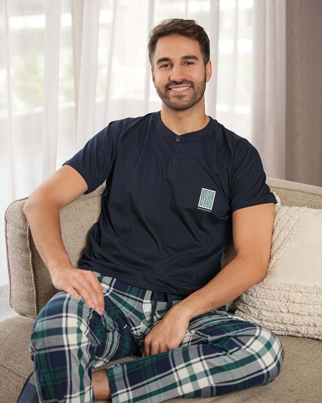 Work hard and never give up بيجاما رجالي نص كم وبنطلون