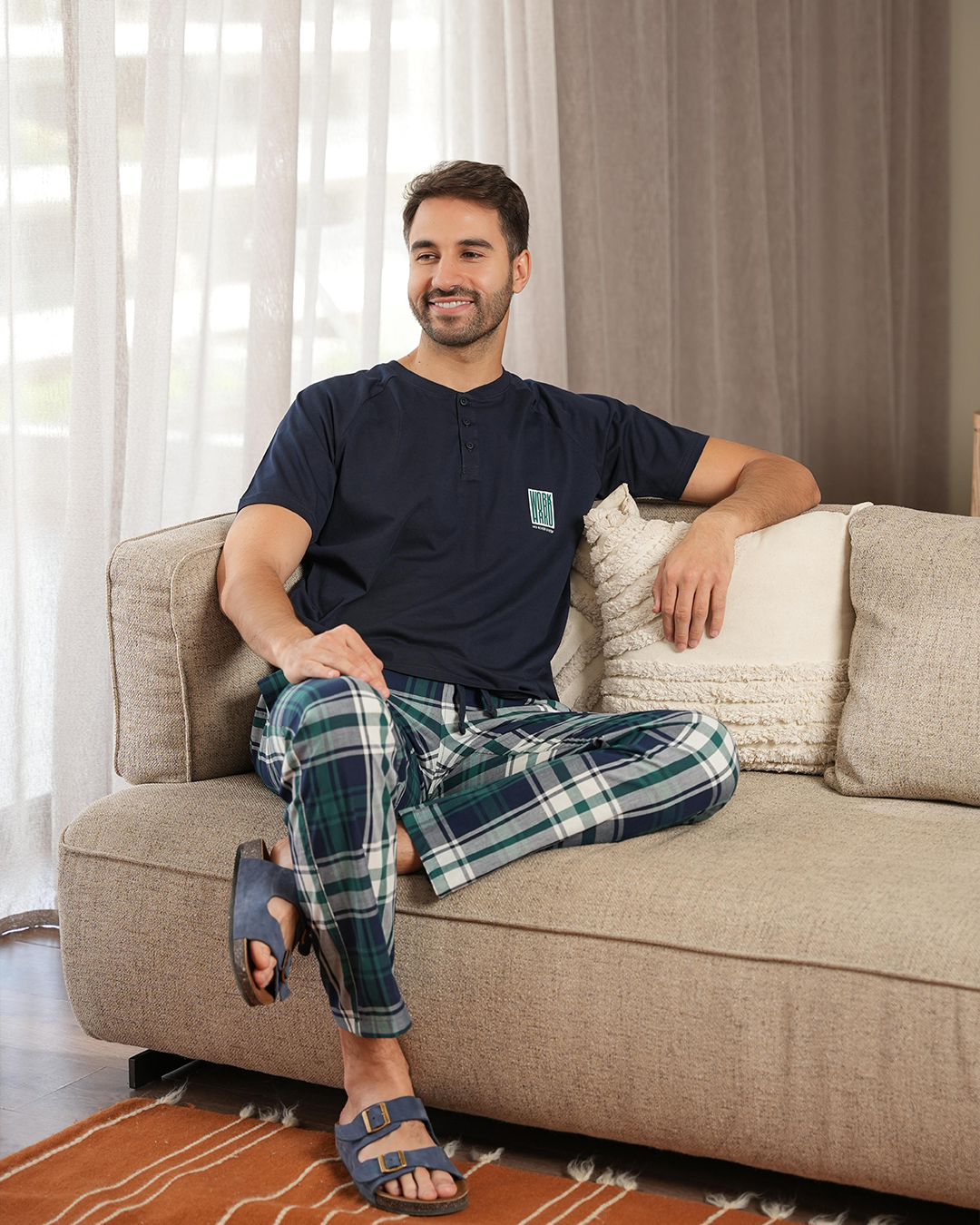 Work hard and never give up بيجاما رجالي نص كم وبنطلون