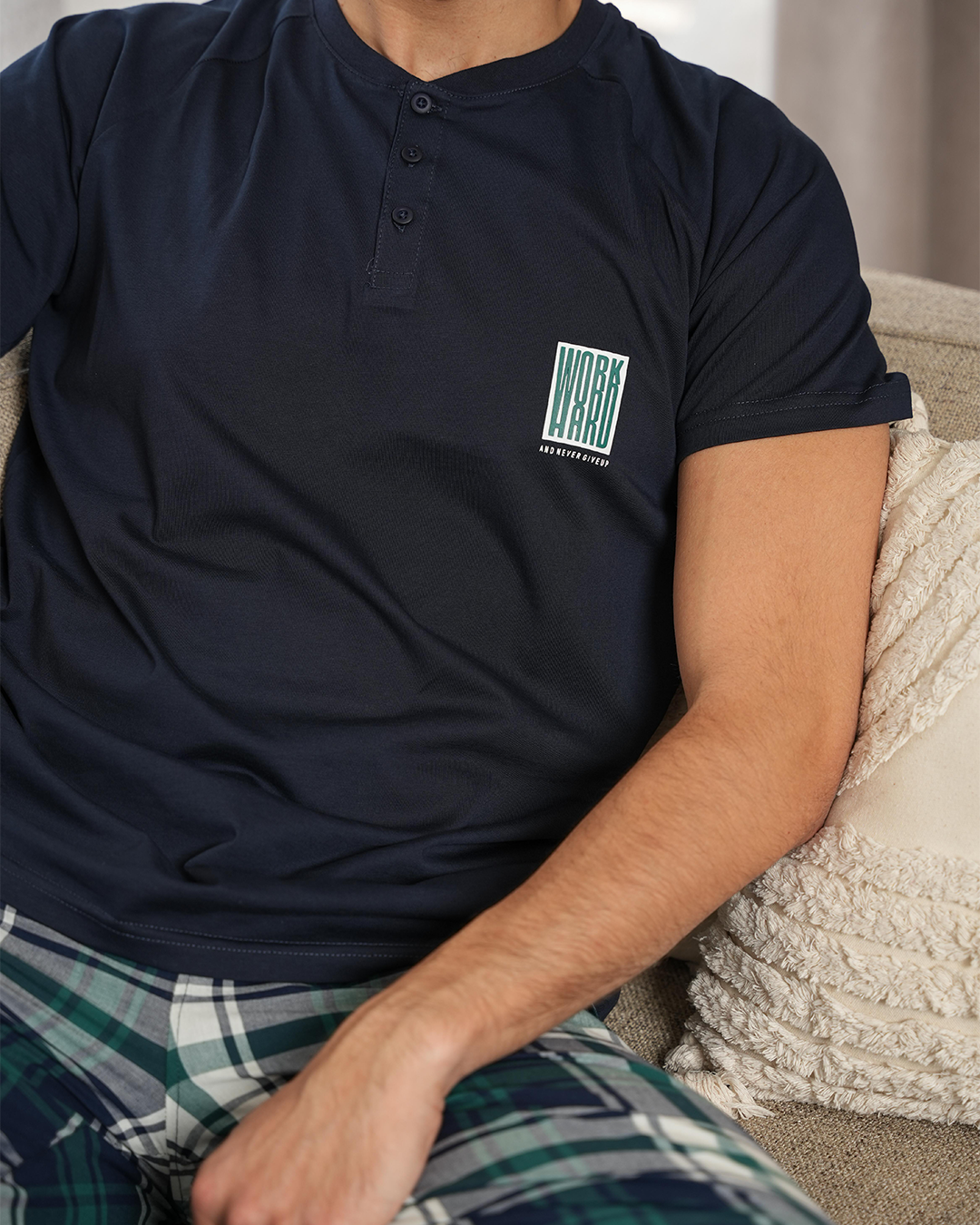 Work hard and never give up بيجاما رجالي نص كم وبنطلون