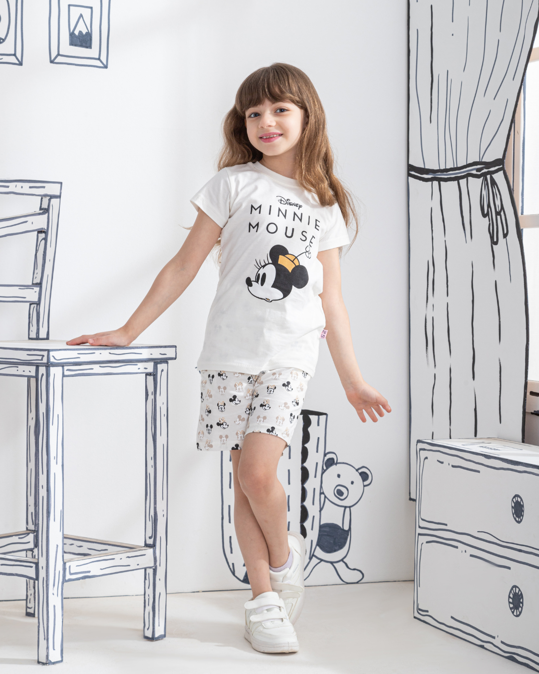 Minnie mouse with a hat بيجاما بناتي نُص كُم