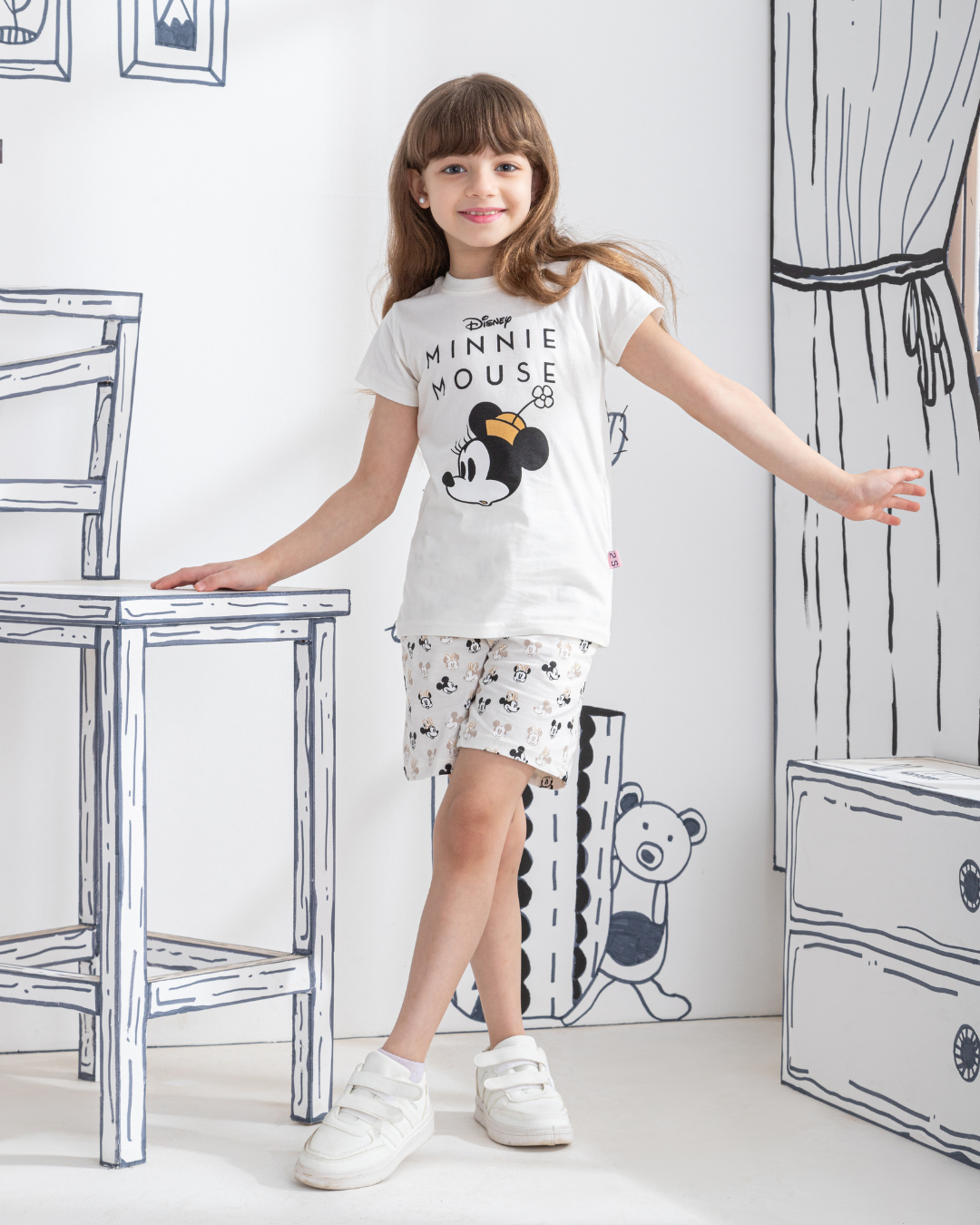 Minnie mouse with a hat بيجاما بناتي نُص كُم