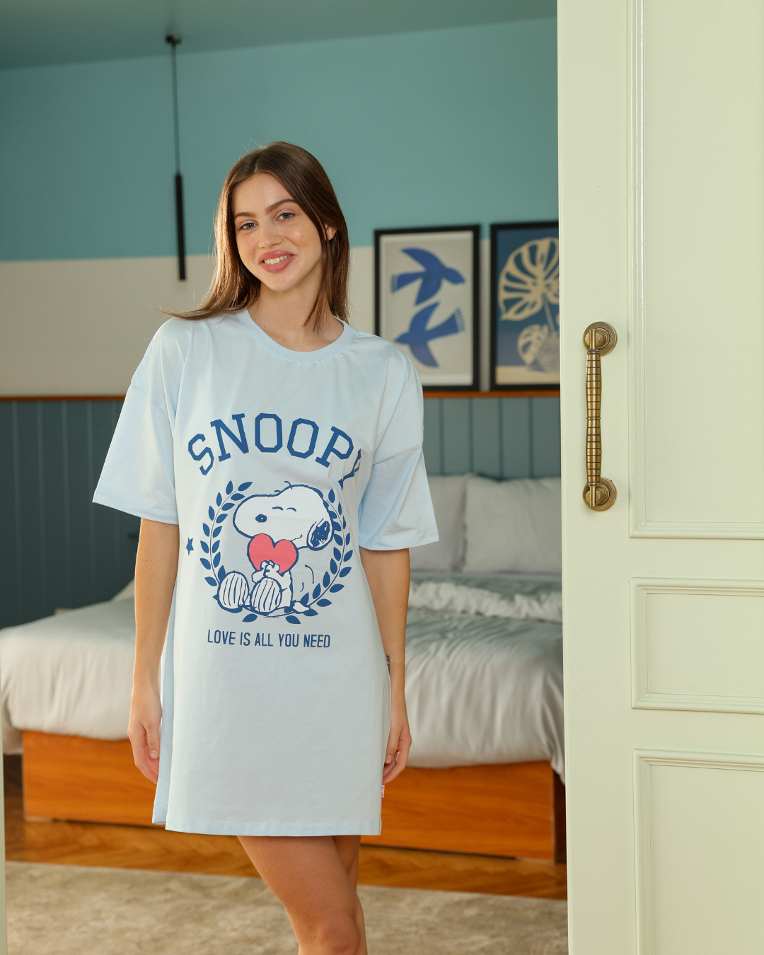 قميص نوم فضفاض مع طباعه كبيره