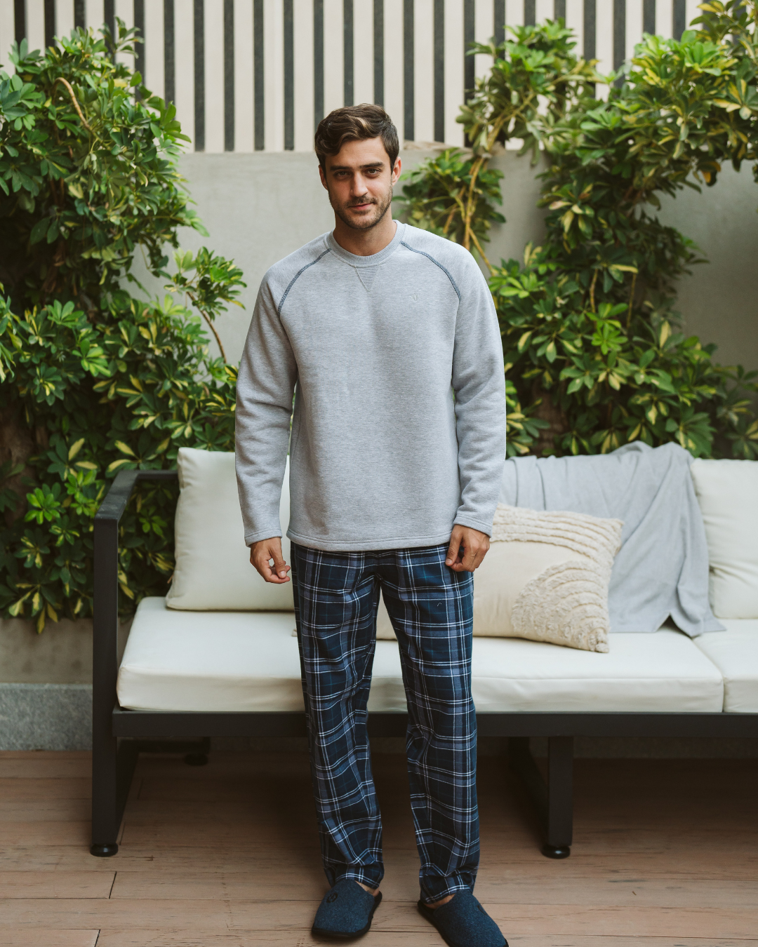 بيجاما رجالى سادة  نسيج كاروه سويت شيرت سادة كم طويل رجلان برش مع رقبة روند وقصة صدر