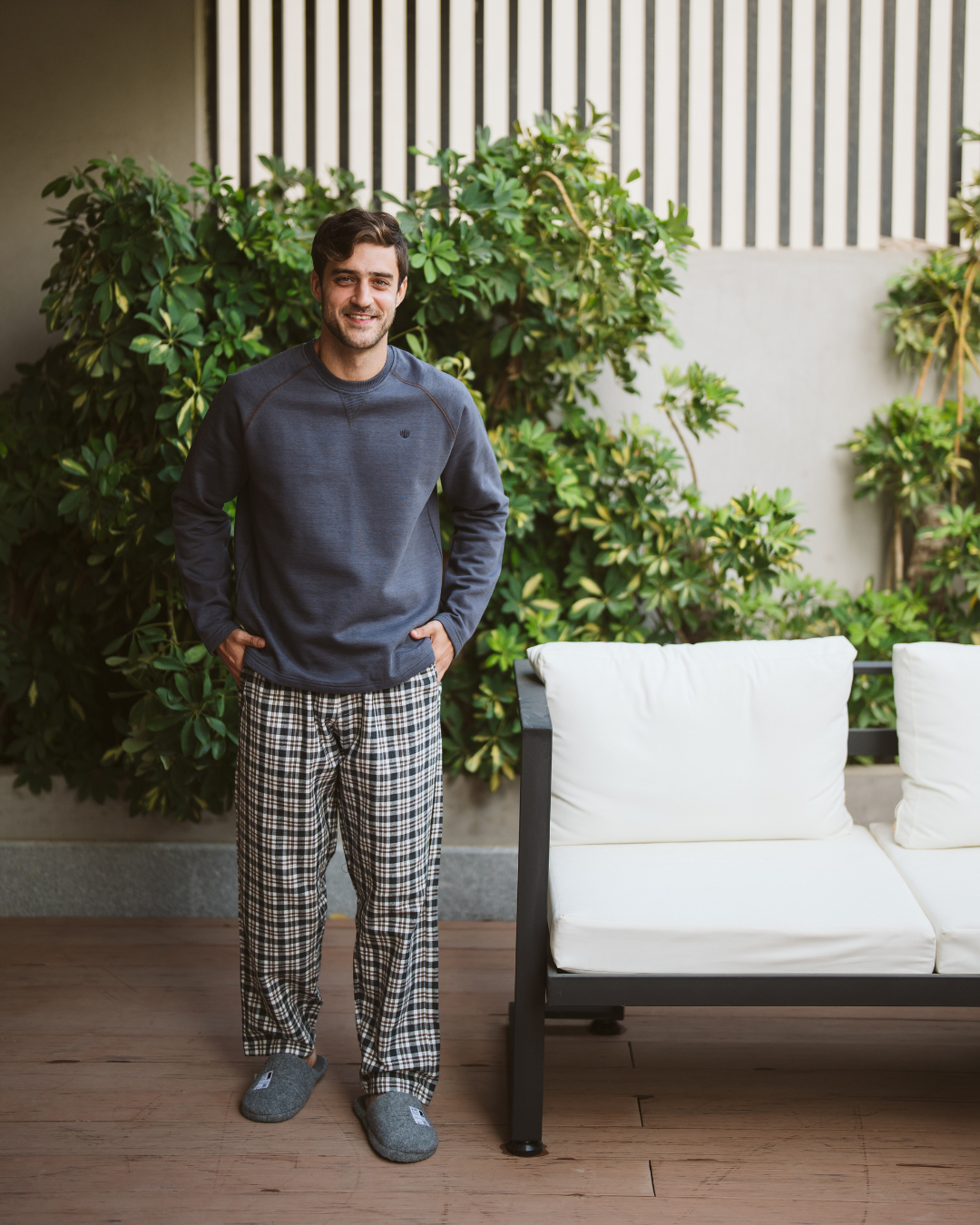 بيجاما رجالى سادة  نسيج كاروه سويت شيرت سادة كم طويل رجلان برش مع رقبة روند وقصة صدر