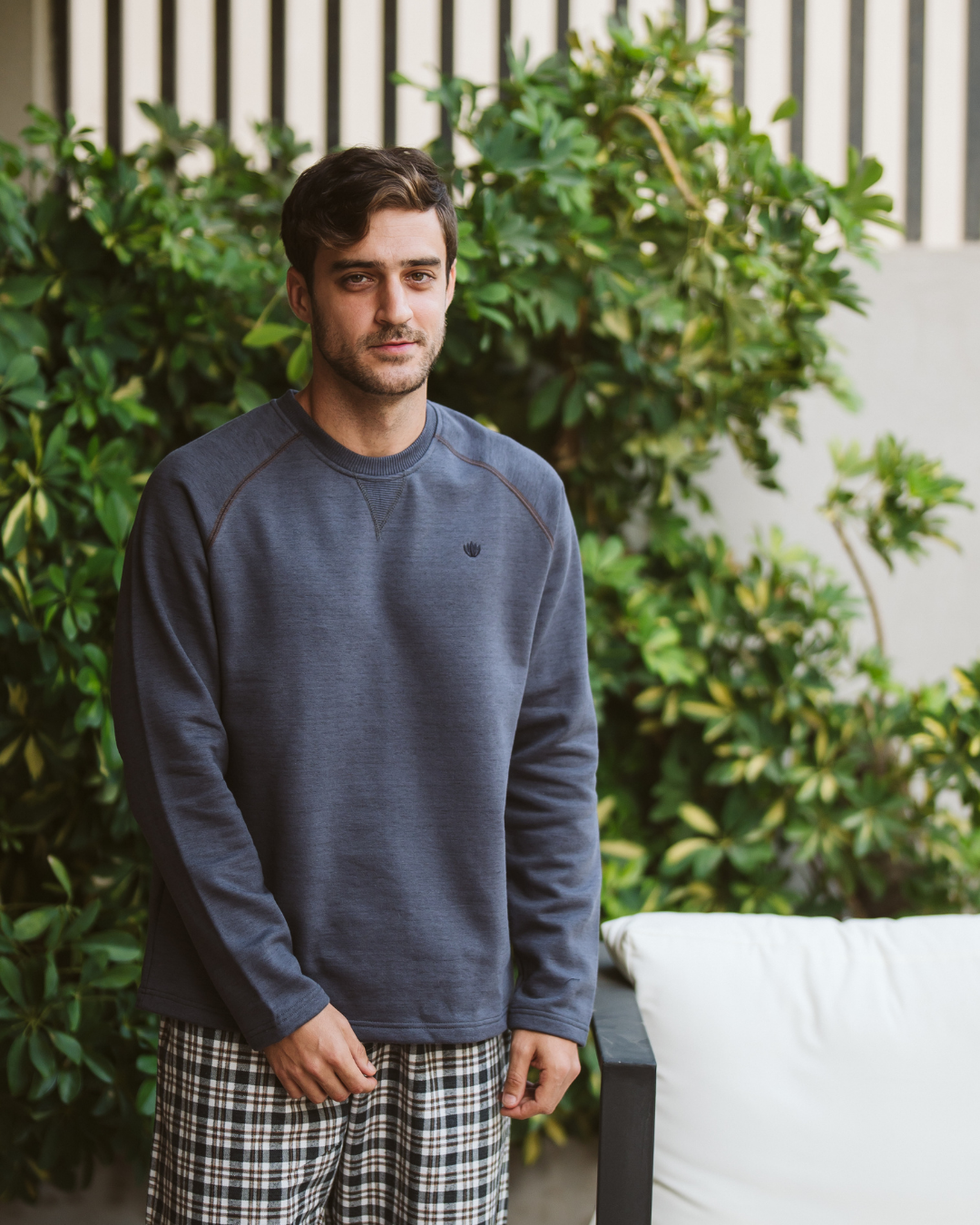 بيجاما رجالى سادة  نسيج كاروه سويت شيرت سادة كم طويل رجلان برش مع رقبة روند وقصة صدر