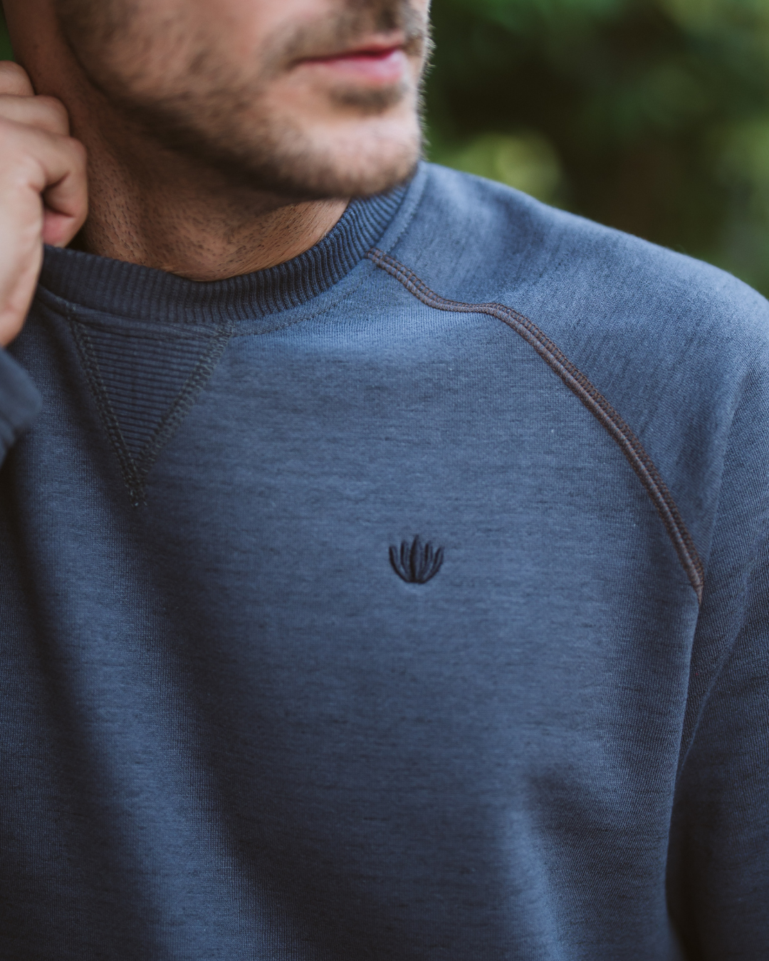 بيجاما رجالى سادة  نسيج كاروه سويت شيرت سادة كم طويل رجلان برش مع رقبة روند وقصة صدر