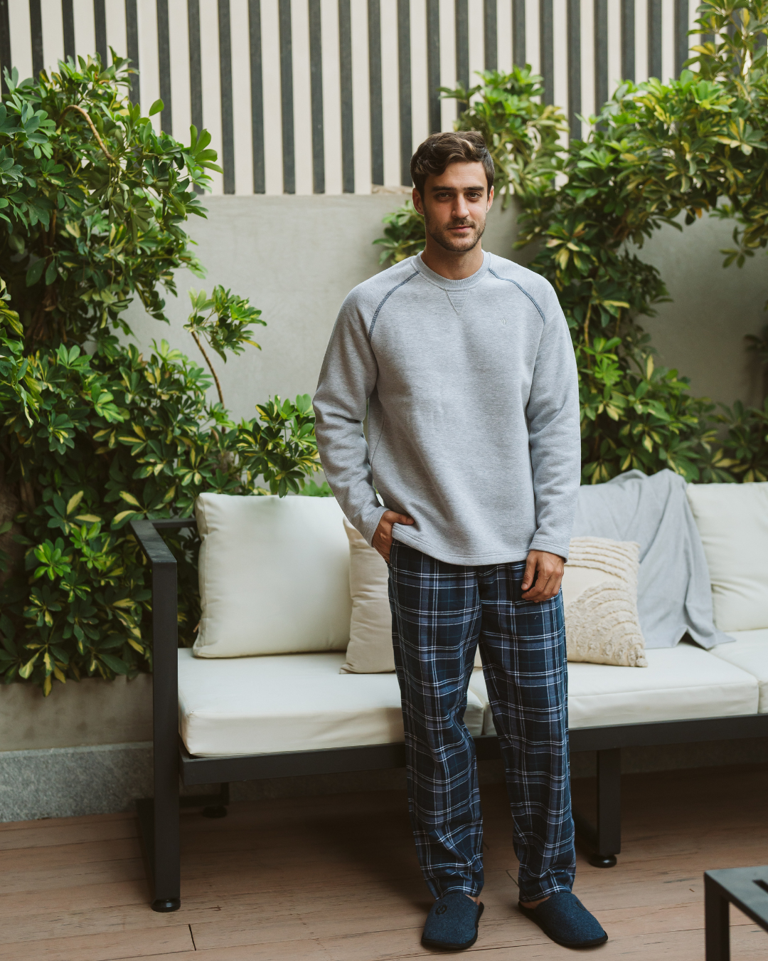 بيجاما رجالى سادة  نسيج كاروه سويت شيرت سادة كم طويل رجلان برش مع رقبة روند وقصة صدر