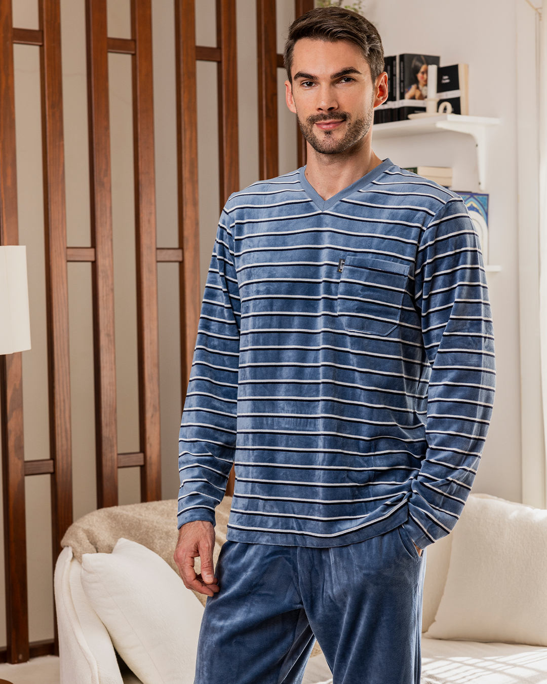 (v) بيجاما رجالى مقلم عرضى و جيب صدر ببنده +   بنطلون ساده بأستك عريض