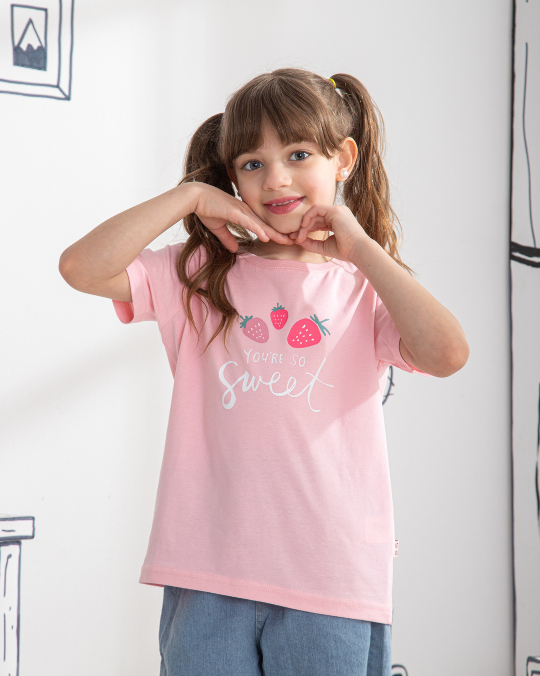 Strawberry تيشرت نص كم بناتي