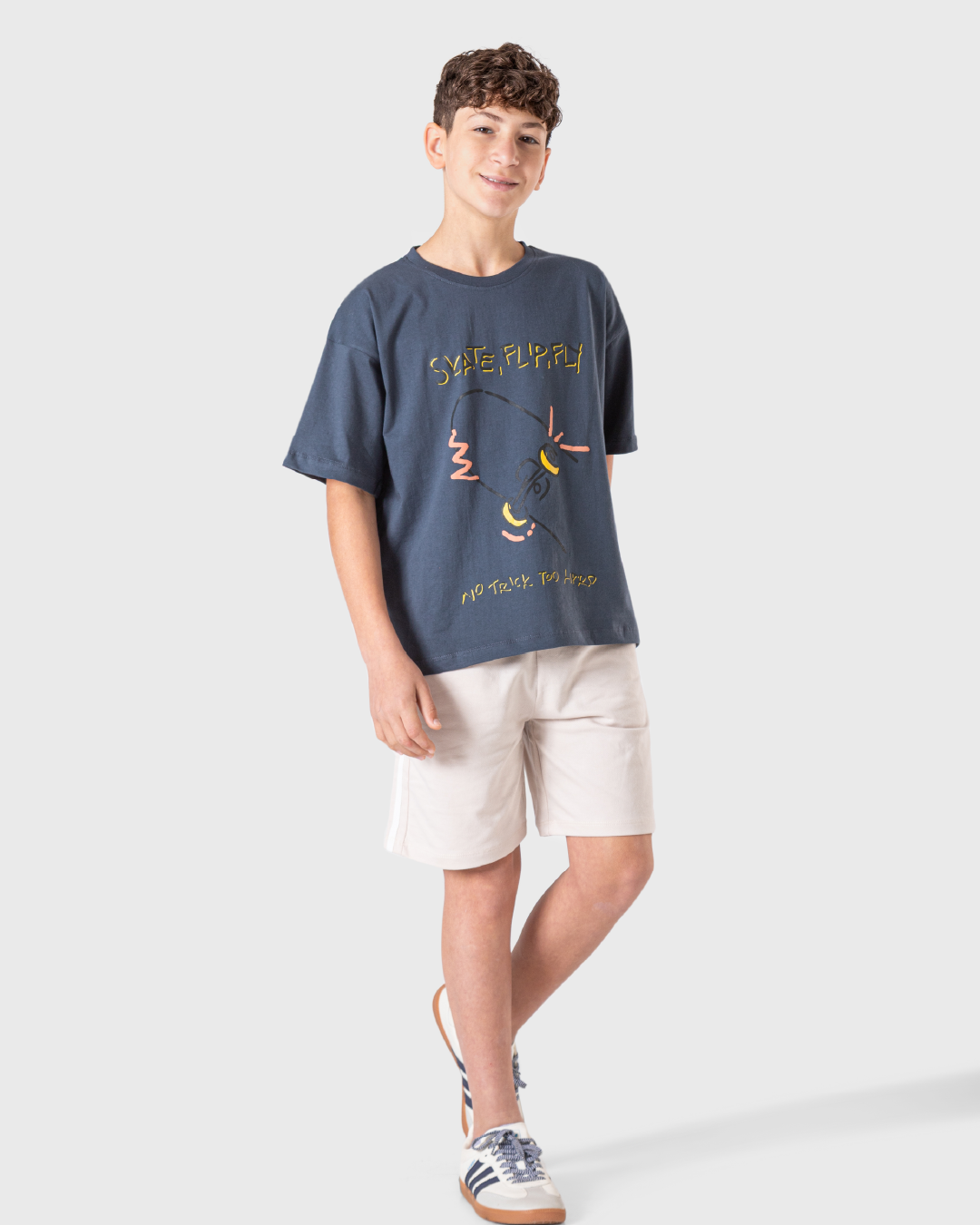 بجامة أولاد بطباعة التزلّج