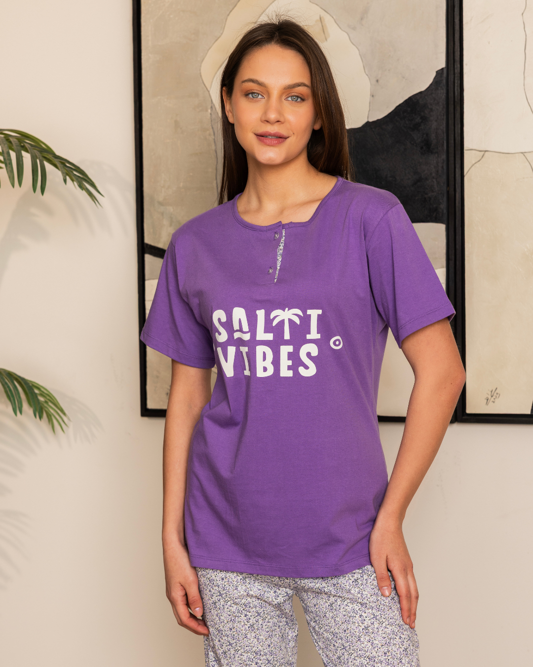 Women's pajamas text, how much and pants are dotted