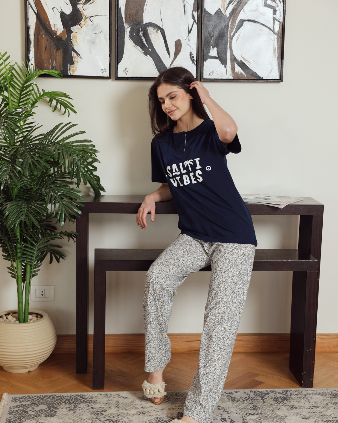 Women's pajamas text, how much and pants are dotted