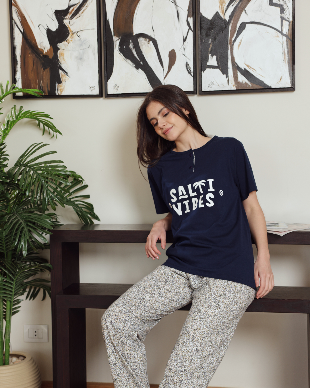 Women's pajamas text, how much and pants are dotted