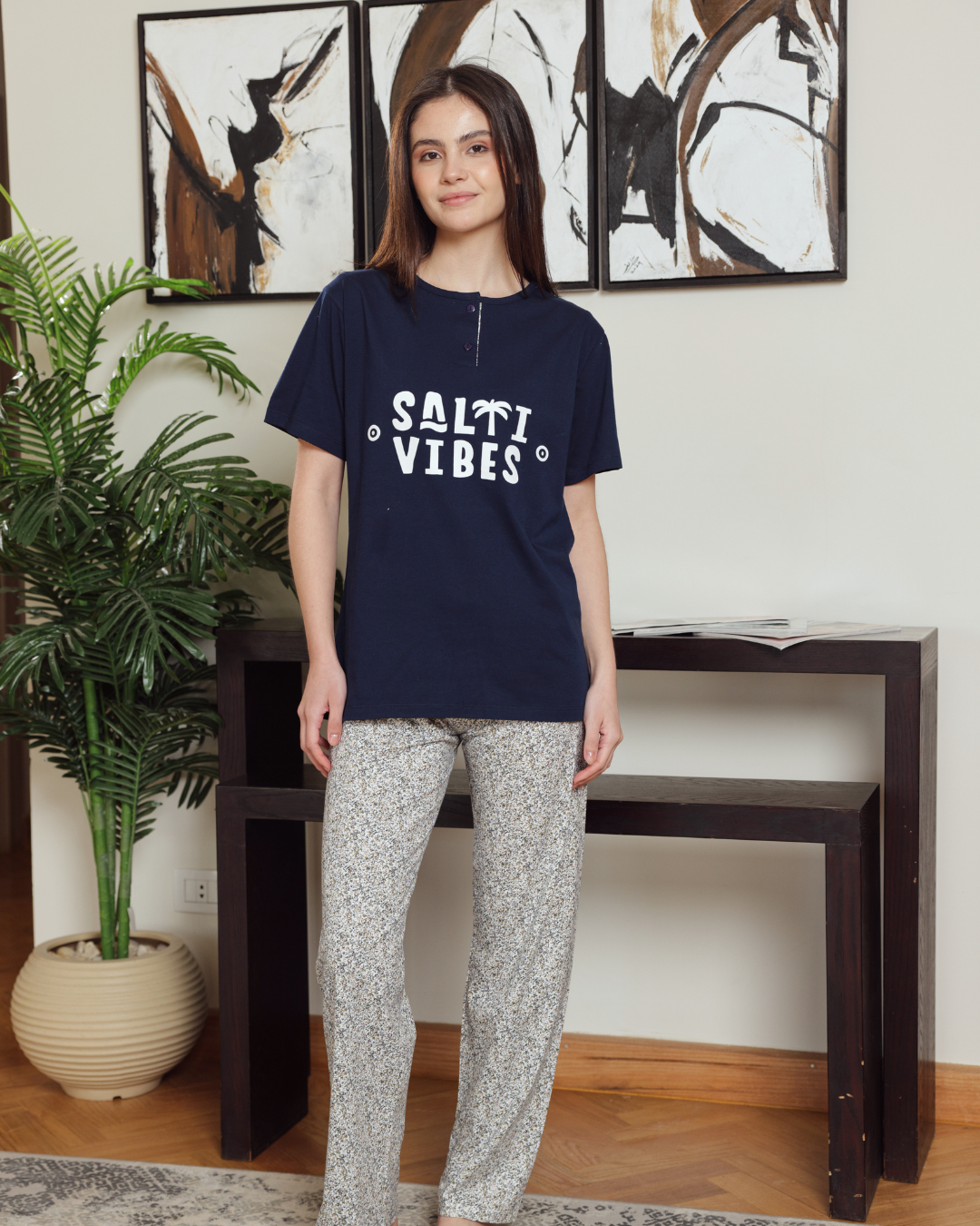 Women's pajamas text, how much and pants are dotted
