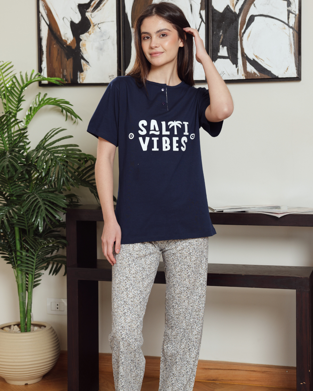 Women's pajamas text, how much and pants are dotted