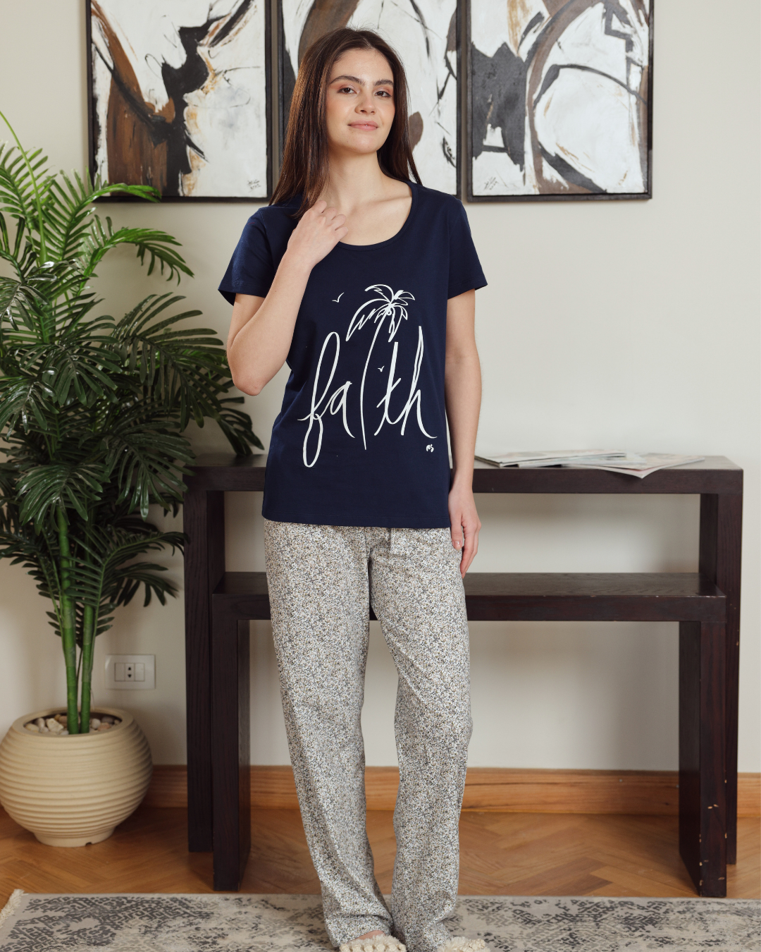 Women's half-sleeve pajamas with palm print