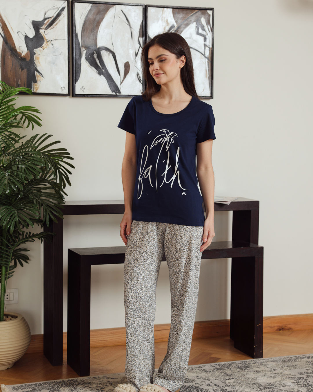 Women's half-sleeve pajamas with palm print