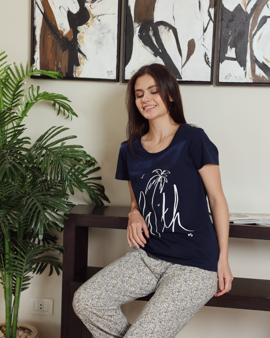 Women's half-sleeve pajamas with palm print