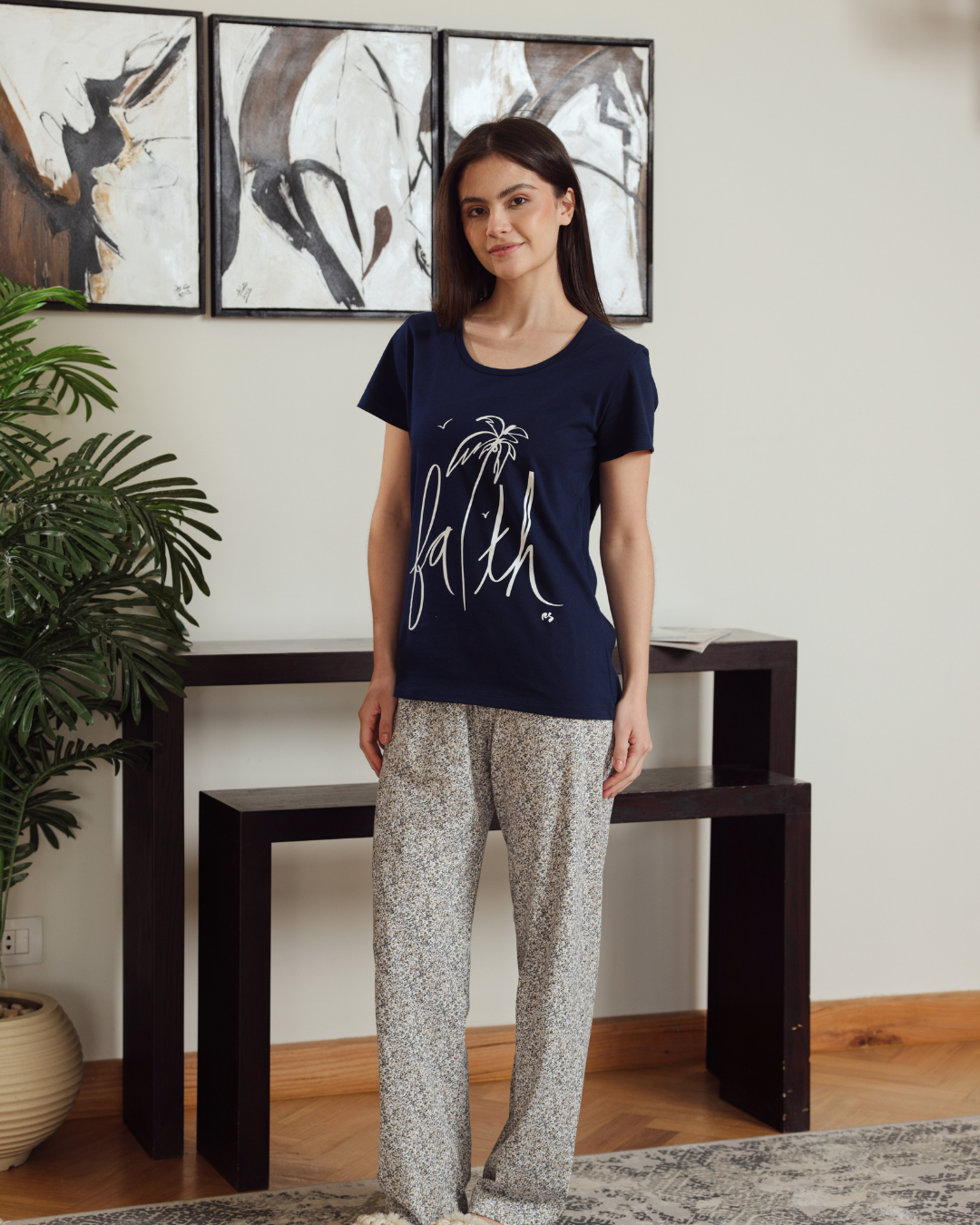 Women's half-sleeve pajamas with palm print