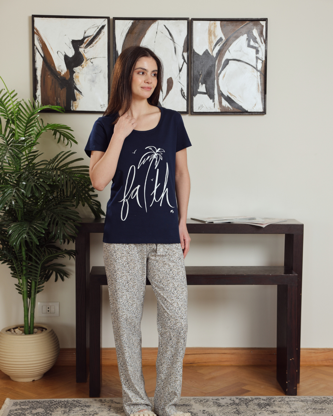 Women's half-sleeve pajamas with palm print