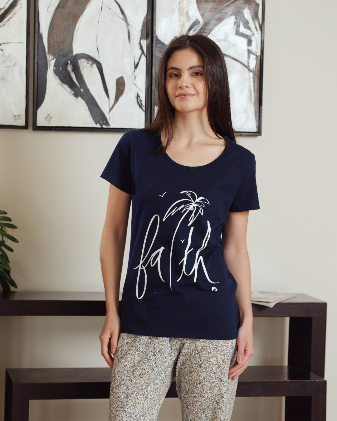 Women's half-sleeve pajamas with palm print