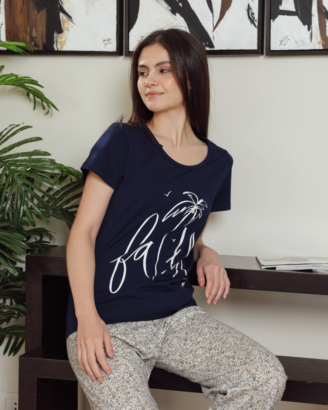 Women's half-sleeve pajamas with palm print