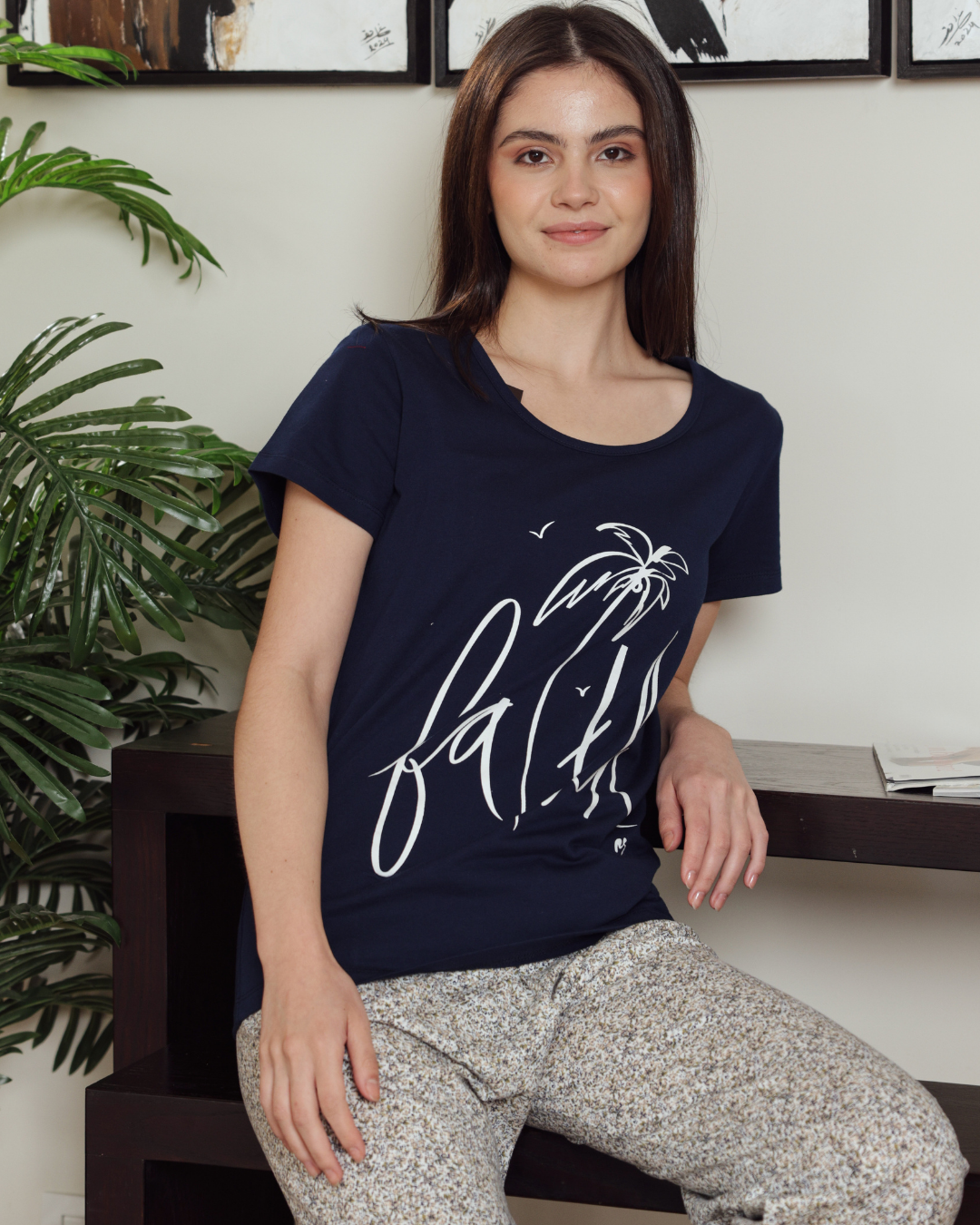 Women's half-sleeve pajamas with palm print