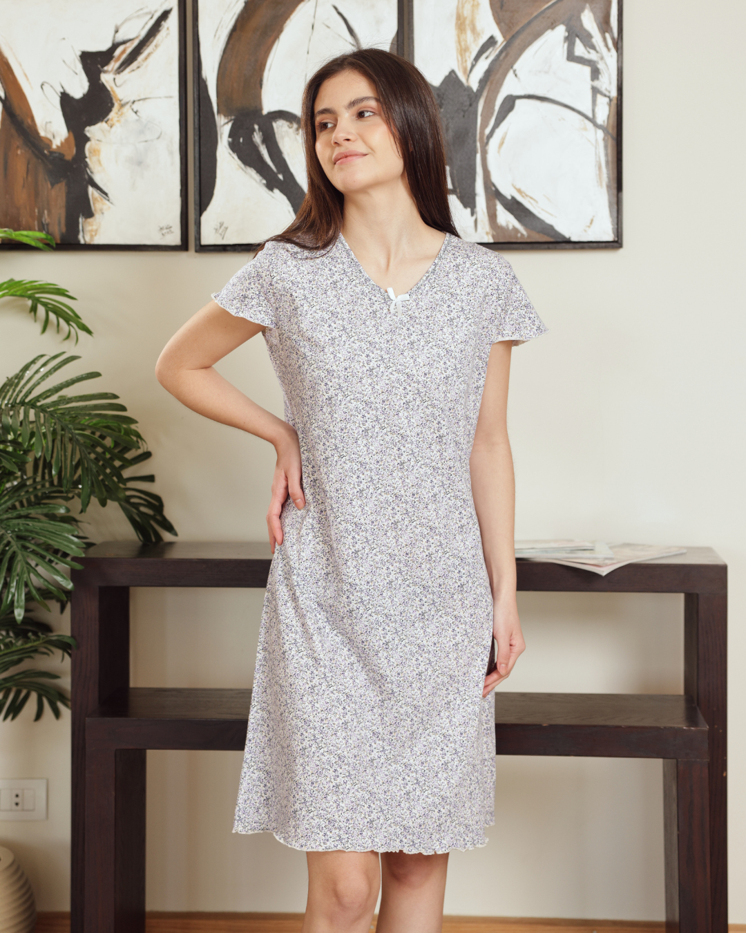 Women's half-sleeve night shirt with bow