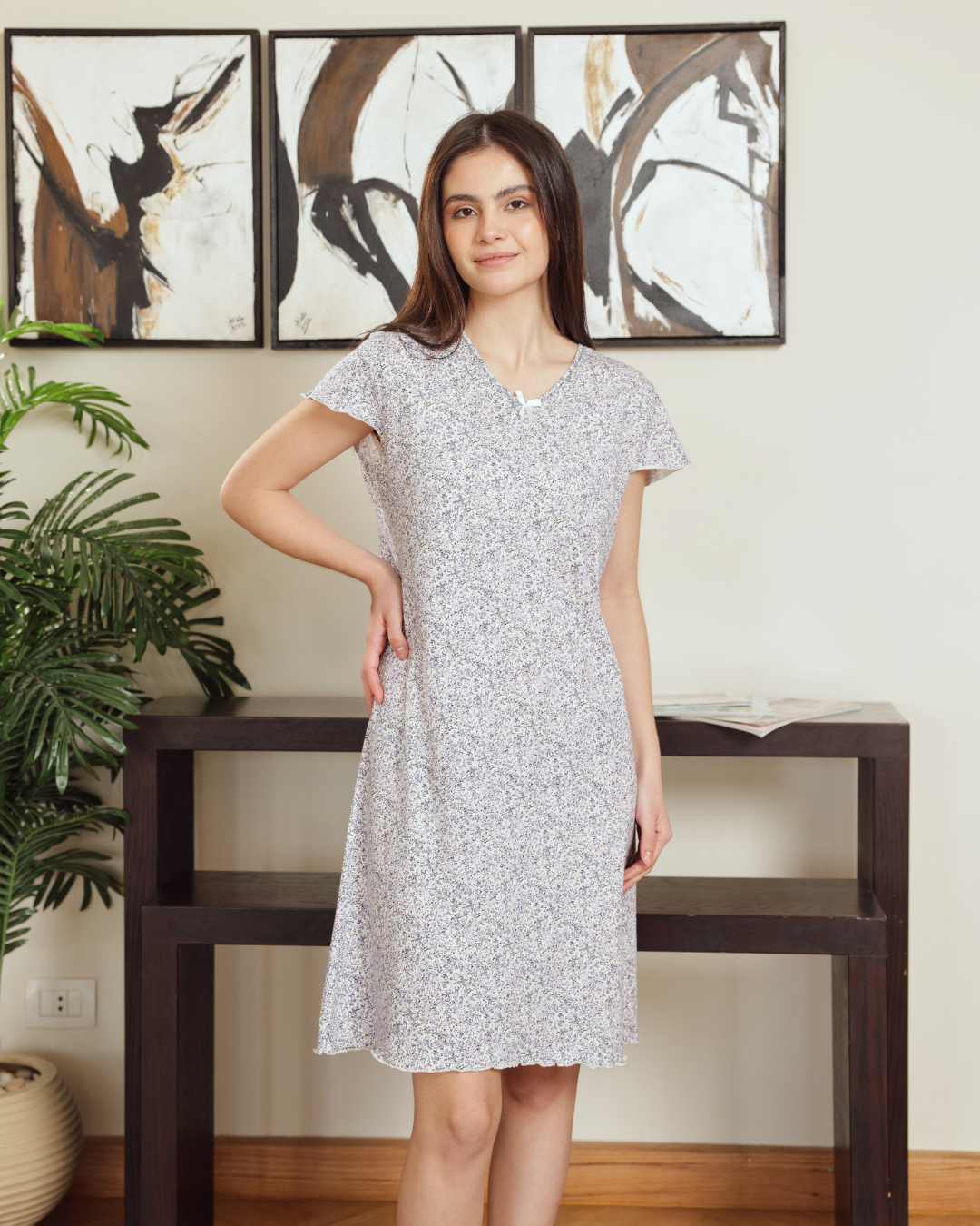 Women's half-sleeve night shirt with bow