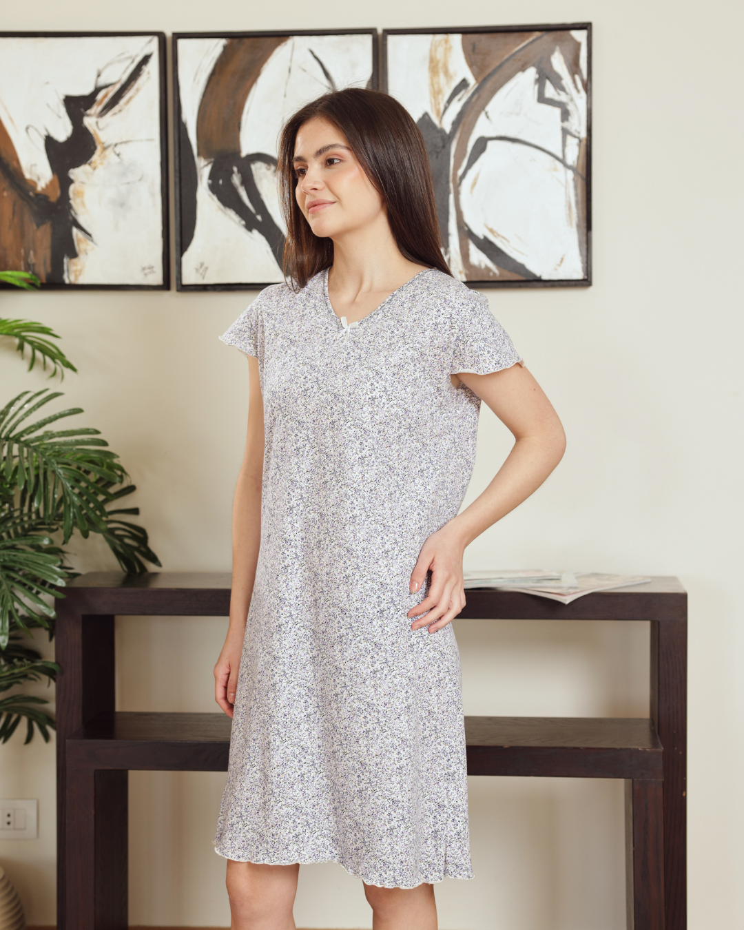 Women's half-sleeve night shirt with bow