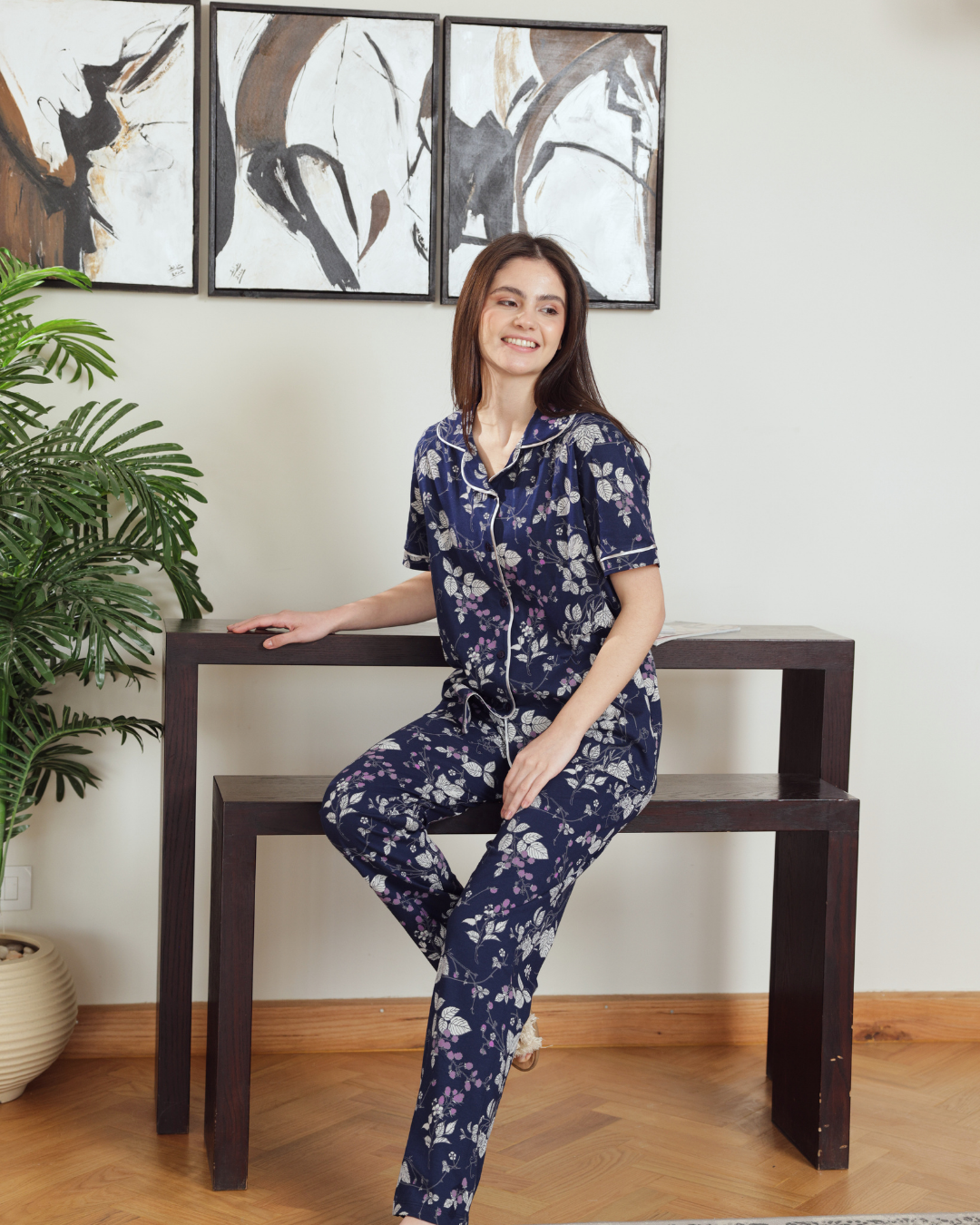 Classic women's pajamas, half sleeves and patterned pants