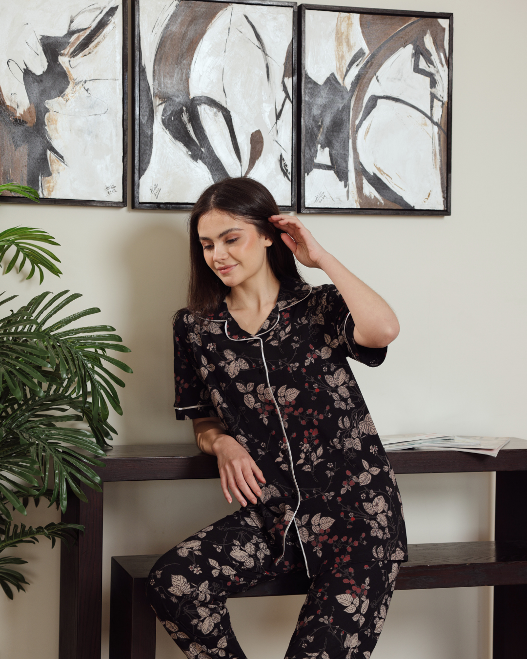 Classic women's pajamas, half sleeves and patterned pants