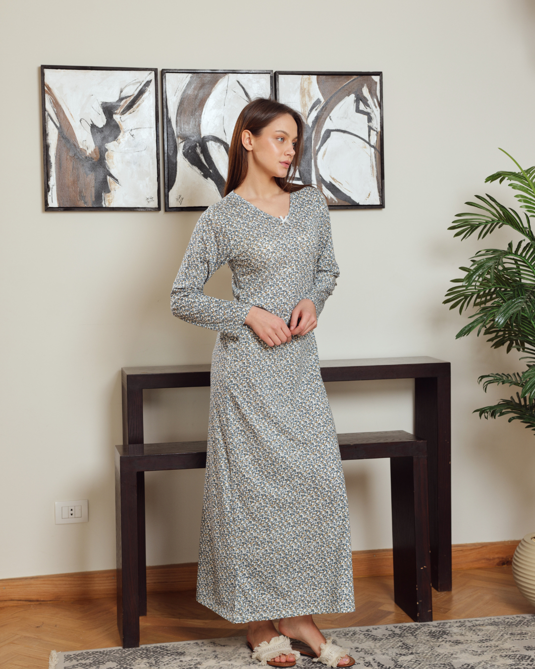 Women's night shirt with patterned sleeves