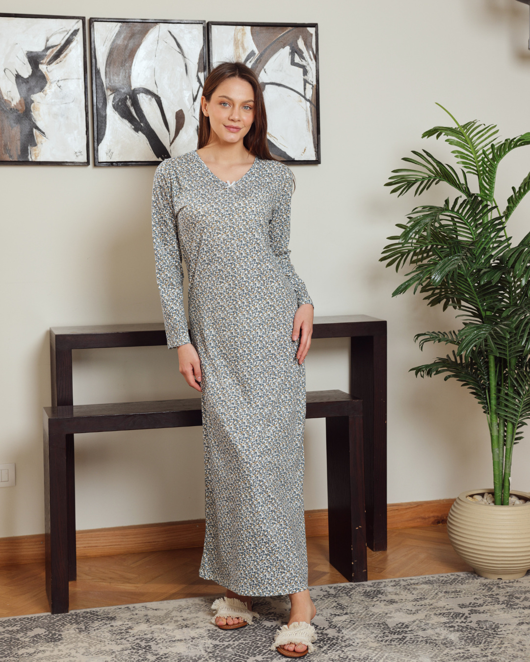 Women's night shirt with patterned sleeves