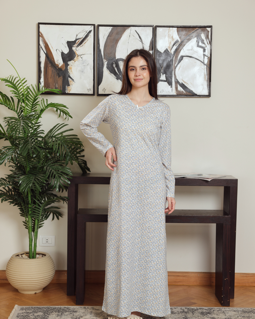 Women's night shirt with patterned sleeves