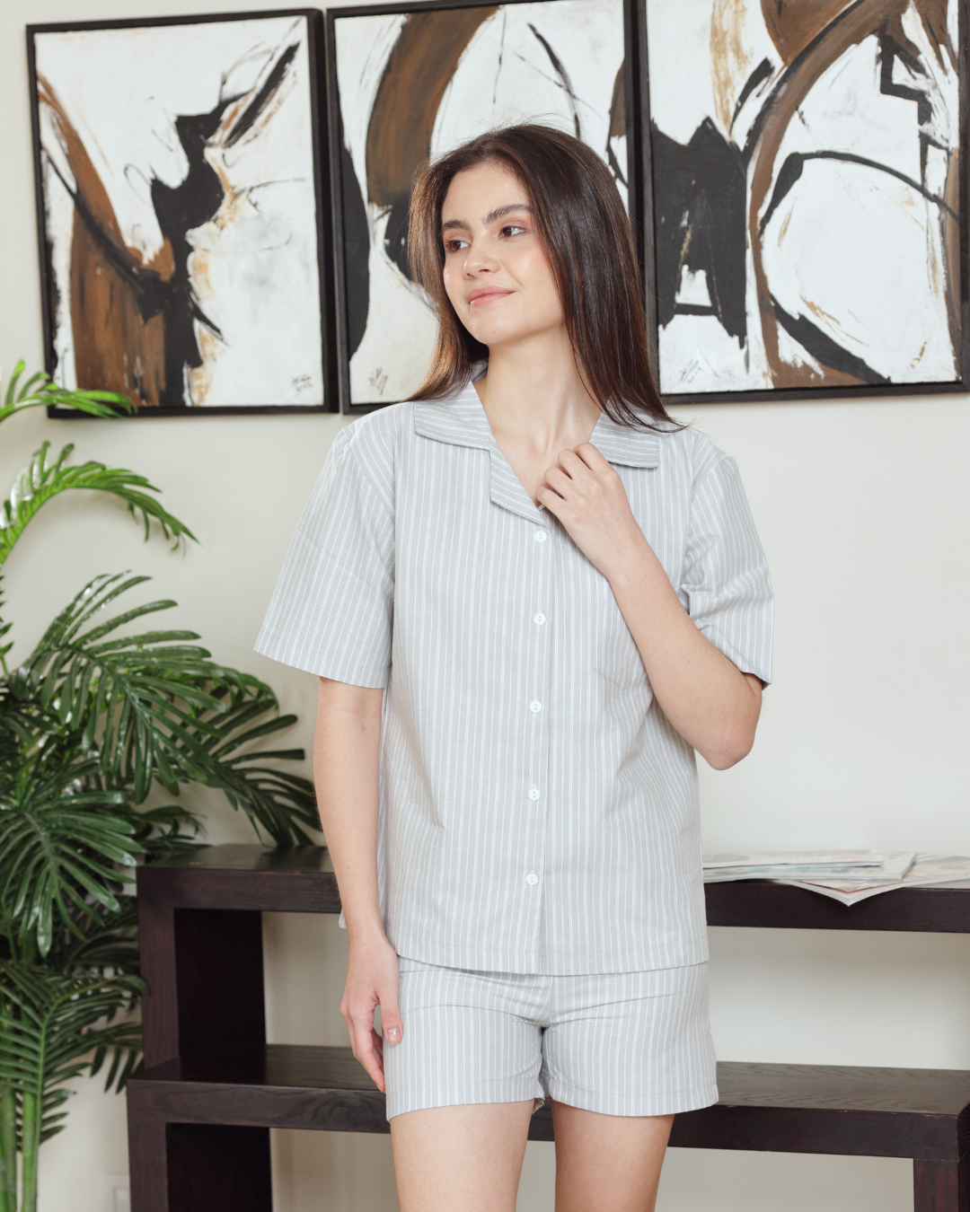 بيجاما حريمي كلاسيك و شورت مقلم بجيب