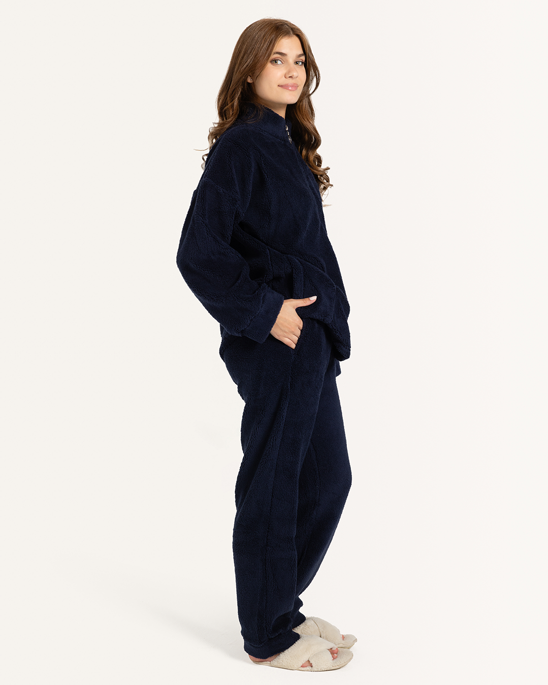 بيجاما رقبة عالية