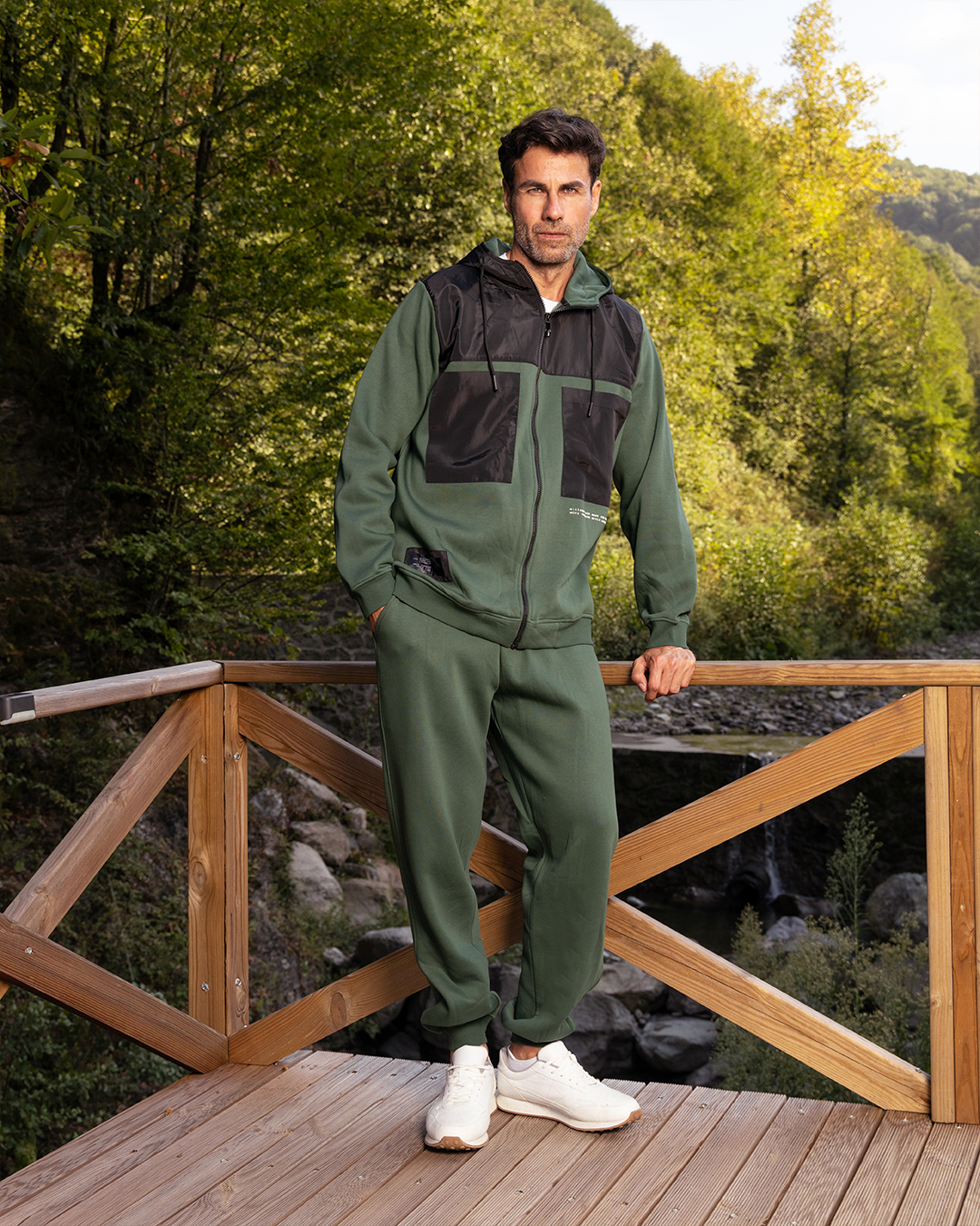 never stay the same طقم رياضي رجالي